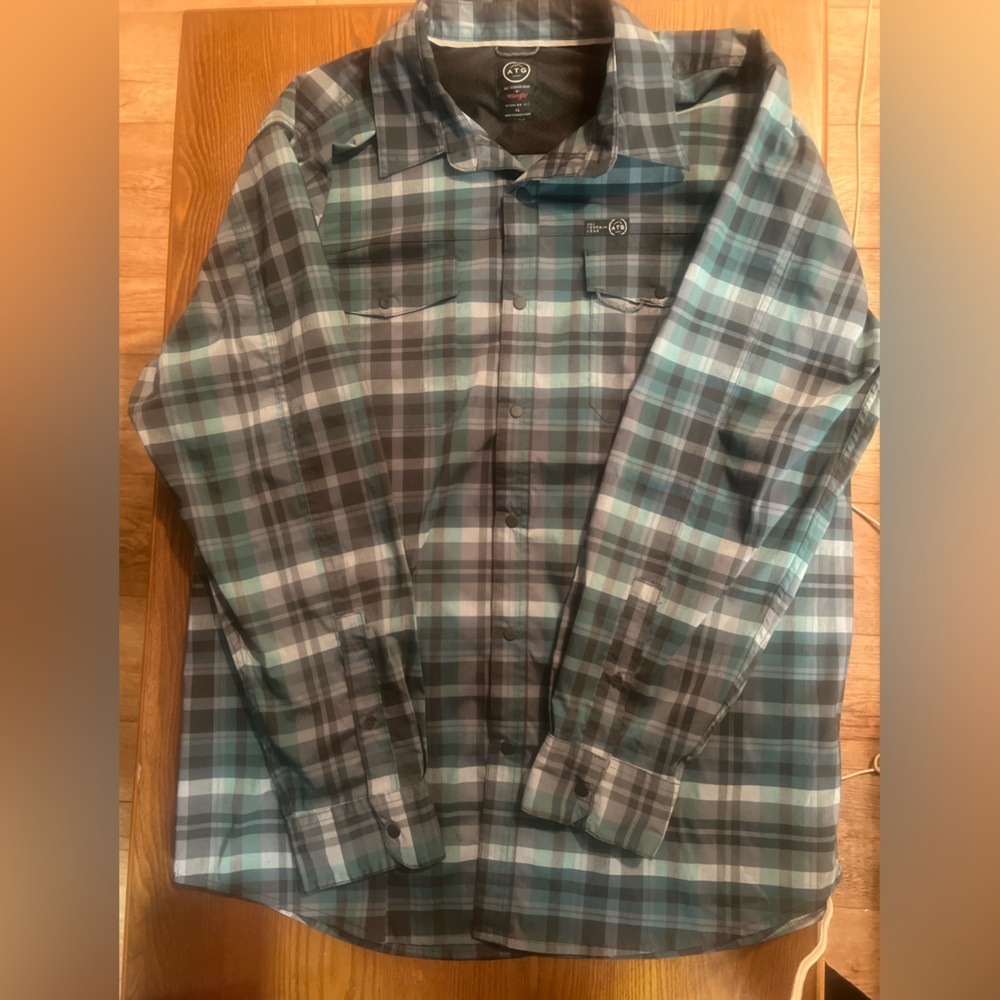 Men’s Wrangler shirt
